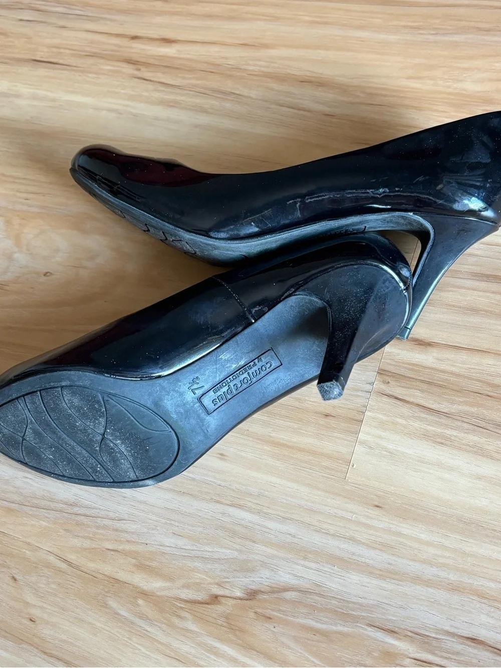 Comfort Plus Black Patent Round-Toe Heels